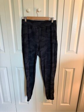 Lululemon Black Grey Camo Jogger Leggings